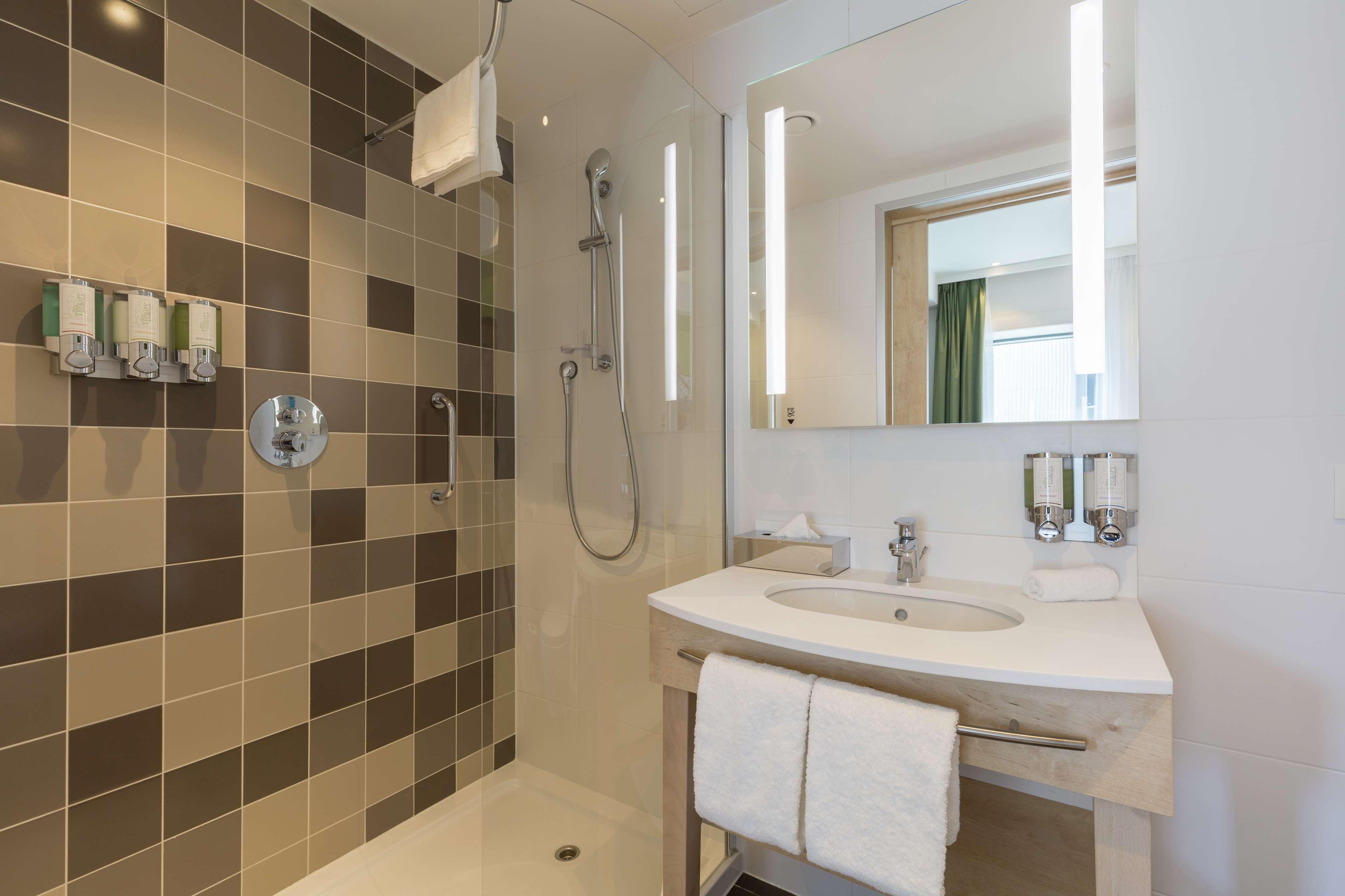 Hampton By Hilton Antwerp Central Station Ngoại thất bức ảnh